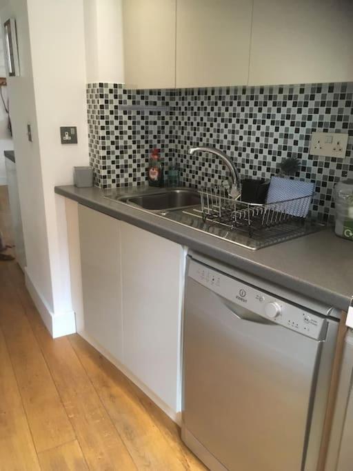 Appartement Number 19, Cardigan Extérieur photo