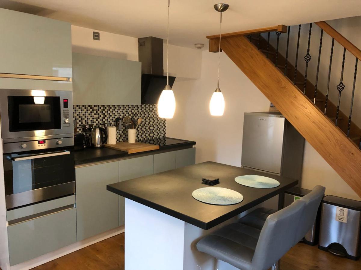 Appartement Number 19, Cardigan Extérieur photo